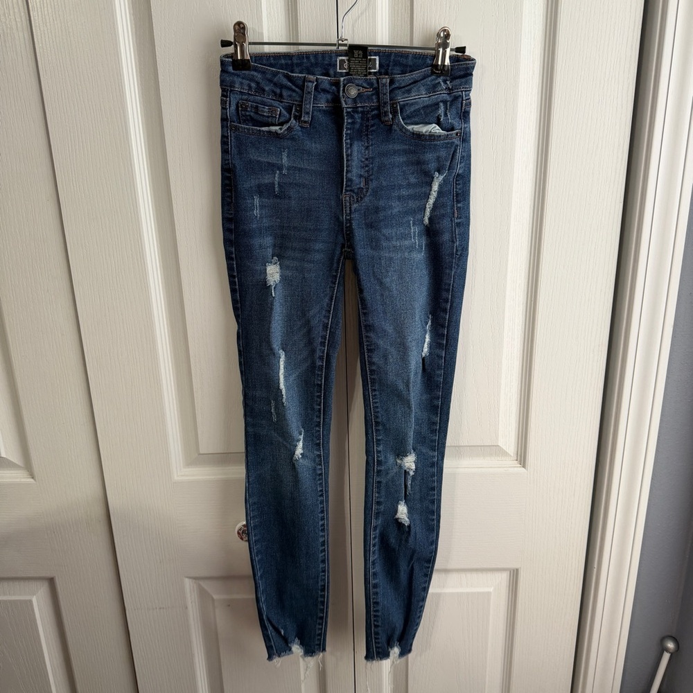 Soundgirl distressed skinny jeans size 0